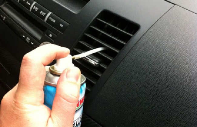 Как устранить запах из кондиционера автомобиля