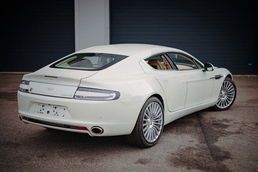 #AM_uk
Aston Martin Rapide
Страна марки: Великобритания 
Страна-изготовитель: Австрия 
Год выпуска: 2011
- Тип кузова:..
