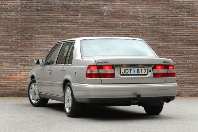 #AM_swe 
Volvo 960 3.0 24v
Страна марки: Швеция 
Страна-изготовитель: Швеция 
Год выпуска: 1997
- Тип кузова: Седан 
Original..